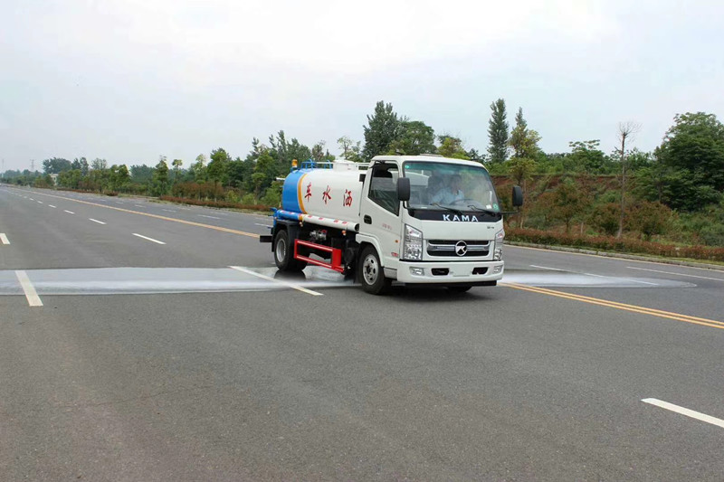 灑水車廠家,5噸灑水車廠家,東風(fēng)灑水車廠家,程力灑水車廠家 灑水車廠家,5噸灑水車廠家,東風(fēng)灑水車廠家,程力灑水車廠家