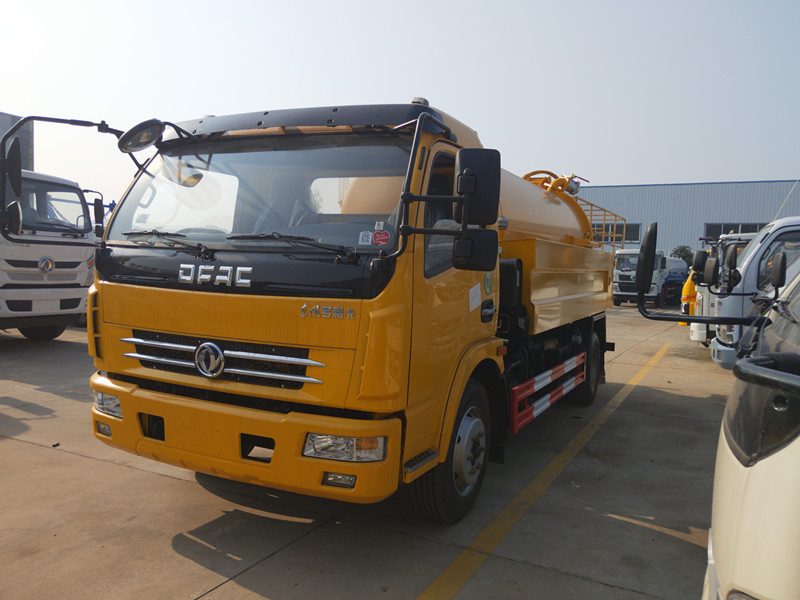 東風大多利卡清洗吸污車-5噸清洗吸污車 東風大多利卡清洗吸污車-5噸清洗吸污車