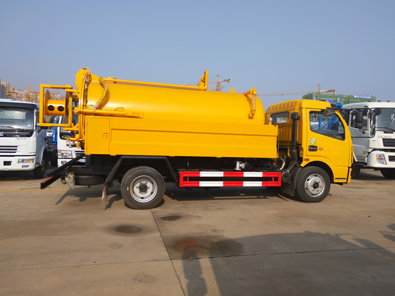 東風大多利卡清洗吸污車-5噸清洗吸污車 東風大多利卡清洗吸污車-5噸清洗吸污車