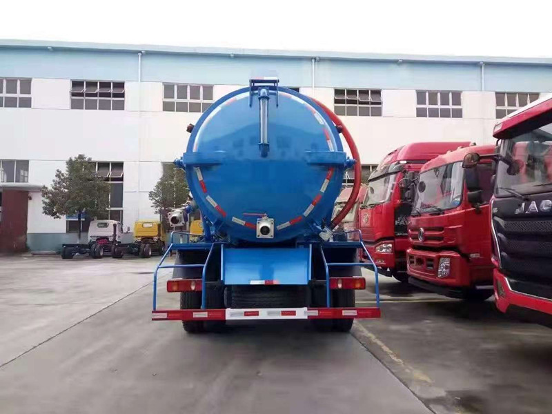 東風天錦吸污車-10立方吸污車 東風天錦吸污車-10立方吸污車