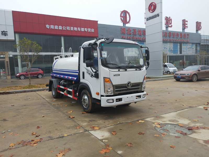 重汽王牌5噸灑水車 重汽王牌5噸灑水車