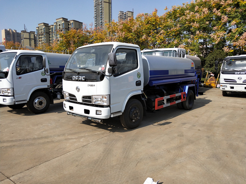 東風(fēng)灑水車(chē) 東風(fēng)灑水車(chē)