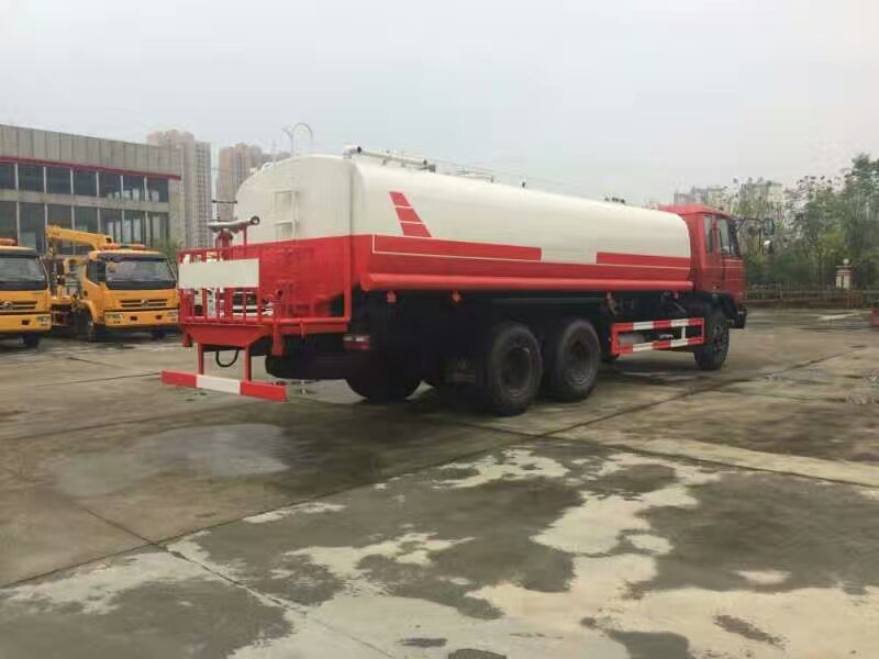 東風(fēng)老款后雙橋20噸灑水車 東風(fēng)老款后雙橋20噸灑水車