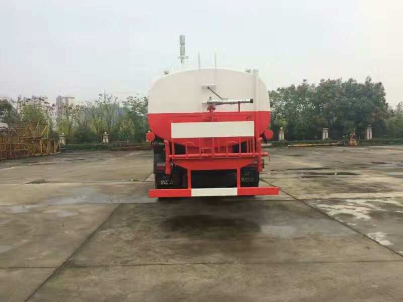 東風(fēng)老款后雙橋20噸灑水車 東風(fēng)老款后雙橋20噸灑水車