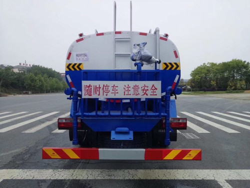 阜新灑水車銷售中心 阜新灑水車銷售中心