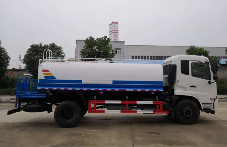 道路灑水車廠家 道路灑水車廠家