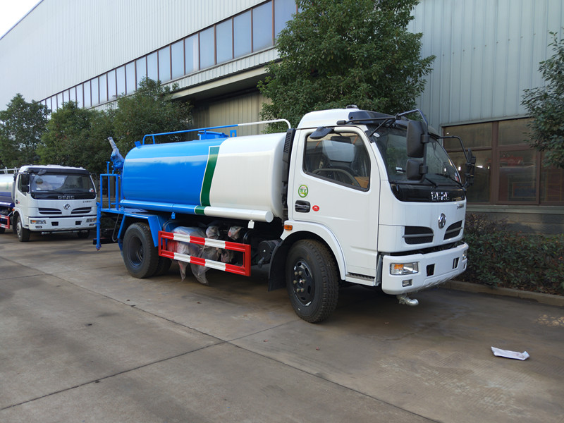 東風(fēng)灑水車廠家直銷 東風(fēng)灑水車廠家直銷