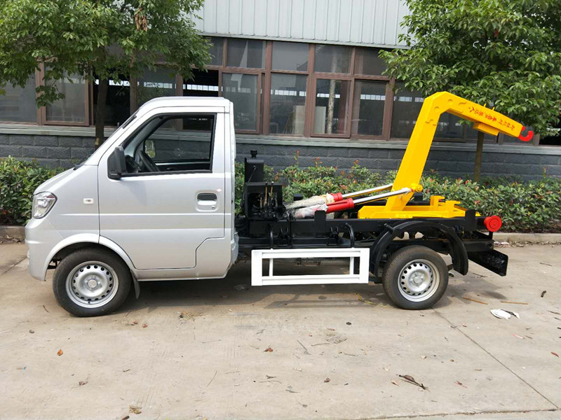 東風小型車廂可卸式垃圾車 東風小型車廂可卸式垃圾車