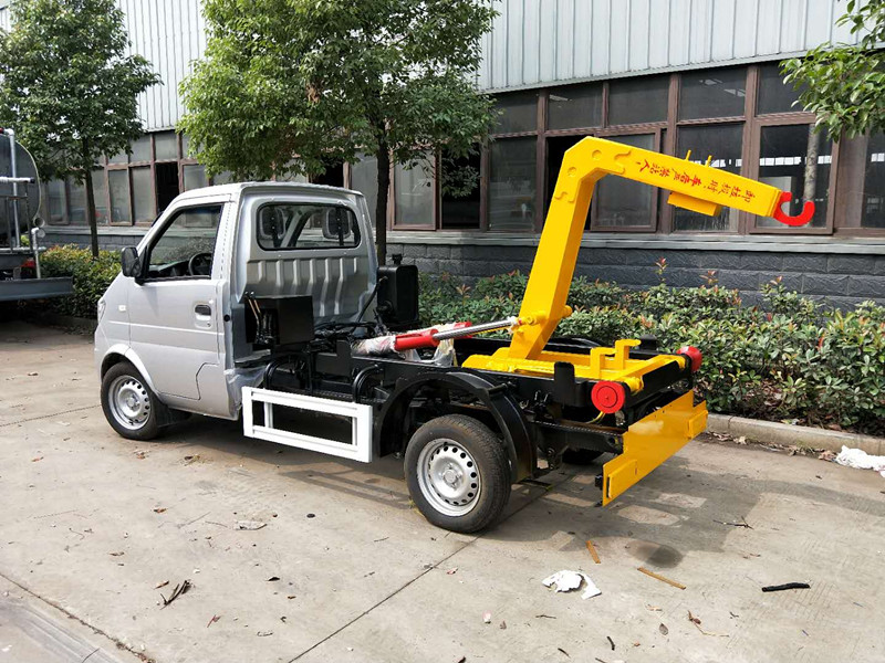 東風小型車廂可卸式垃圾車 東風小型車廂可卸式垃圾車