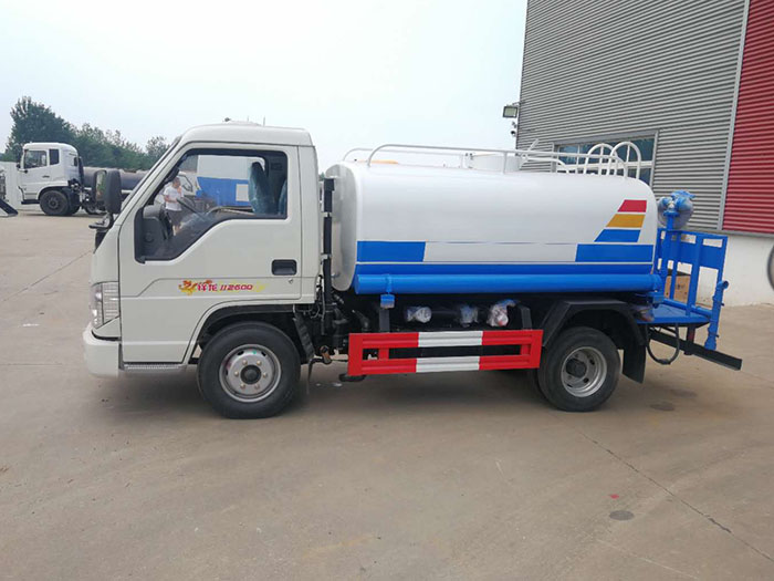 3噸灑水車 3噸灑水車