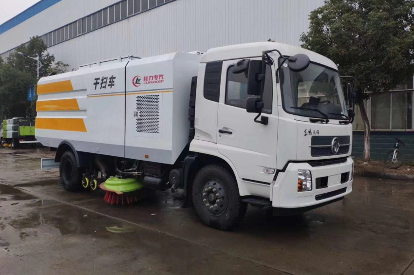 東風(fēng)洗掃車廠家報價 東風(fēng)洗掃車廠家報價