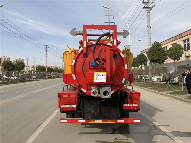 國六5-6方清洗吸污車-5噸吸污車 國六5-6方清洗吸污車-5噸吸污車