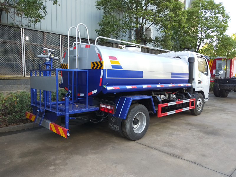 東風多利卡D6國五5噸5方8噸灑水車 東風多利卡D6國五5噸5方8噸灑水車