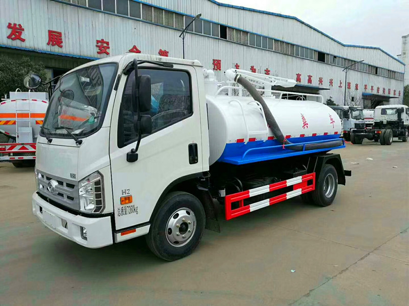 凱馬5方吸糞車-5噸吸污車 凱馬5方吸糞車-5噸吸污車