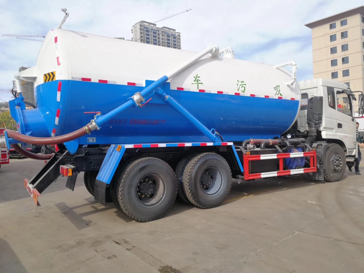 東風18立方吸污車-18方吸污車 東風18立方吸污車-18方吸污車