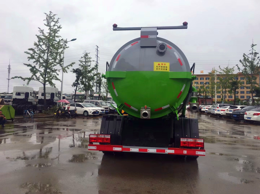 8方吸污車-8立方吸污車廠家價(jià)格報(bào)價(jià)-程力吸污車生產(chǎn)廠家 8方吸污車-8立方吸污車廠家價(jià)格報(bào)價(jià)-程力吸污車生產(chǎn)廠家