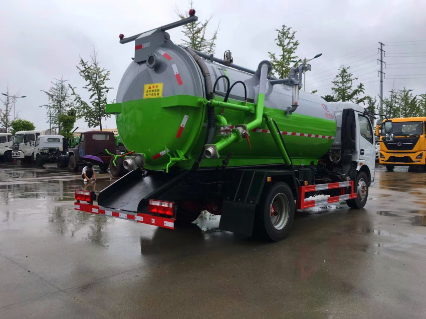 8方吸污車-8立方吸污車廠家價(jià)格報(bào)價(jià)-程力吸污車生產(chǎn)廠家 8方吸污車-8立方吸污車廠家價(jià)格報(bào)價(jià)-程力吸污車生產(chǎn)廠家