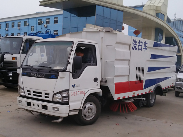 華通牌HCQ5070TSLQL6型掃路車 道路清掃車廠家報(bào)價(jià) 華通牌HCQ5070TSLQL6型掃路車 道路清掃車廠家報(bào)價(jià)
