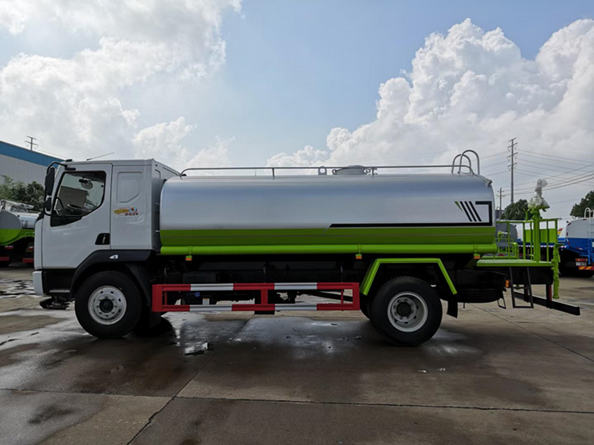 東風柳汽國六12噸灑水車 東風柳汽國六12噸灑水車