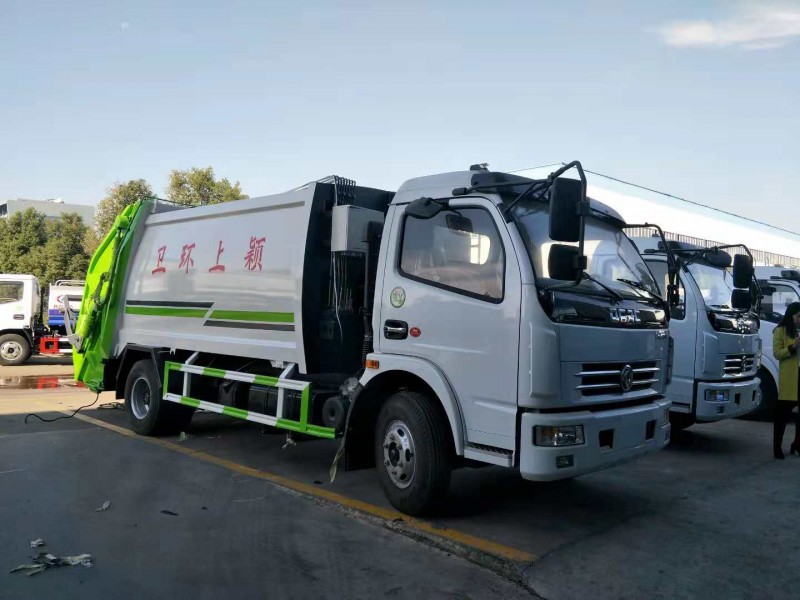 東風(fēng)多利卡8方壓縮式垃圾車-8立方壓縮式垃圾車 東風(fēng)多利卡8方壓縮式垃圾車-8立方壓縮式垃圾車