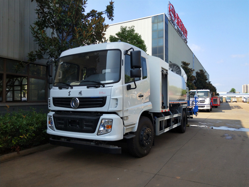 打折促銷多功能灑水車報價 東風(fēng)霧炮灑水車價格 打折促銷多功能灑水車報價 東風(fēng)霧炮灑水車價格