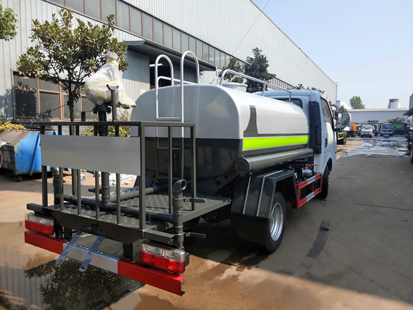 小型灑水車(chē) 小型灑水車(chē)