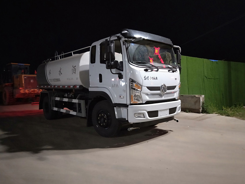 東風多利卡10噸工程灑水車多少錢一輛-程力灑水車生產廠家 東風多利卡10噸工程灑水車多少錢一輛-程力灑水車生產廠家