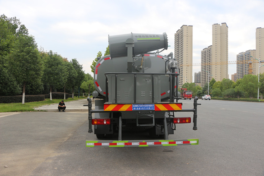程力威牌多功能抑塵車-東風(fēng)大型抑塵車霧炮車廠家直銷 程力威牌多功能抑塵車-東風(fēng)大型抑塵車霧炮車廠家直銷