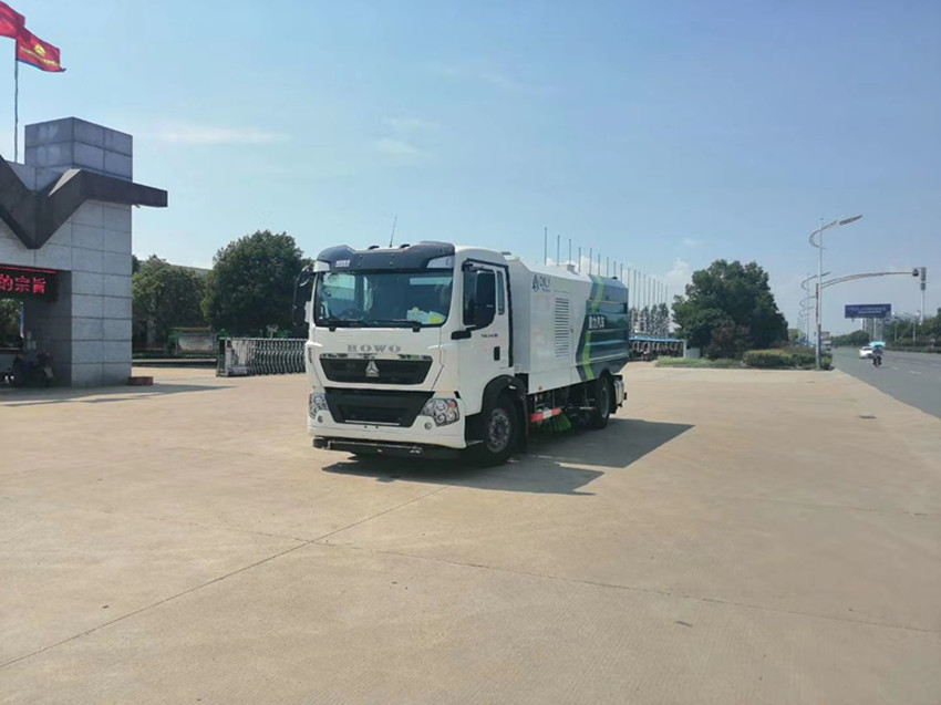 程力威牌CLW5180TXSZ6型洗掃車-重汽18噸洗掃車廠家直銷 程力威牌CLW5180TXSZ6型洗掃車-重汽18噸洗掃車廠家直銷