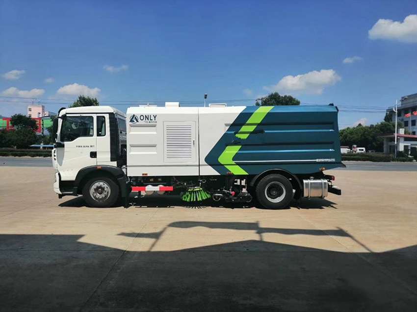 程力威牌CLW5180TXSZ6型洗掃車-重汽18噸洗掃車廠家直銷 程力威牌CLW5180TXSZ6型洗掃車-重汽18噸洗掃車廠家直銷