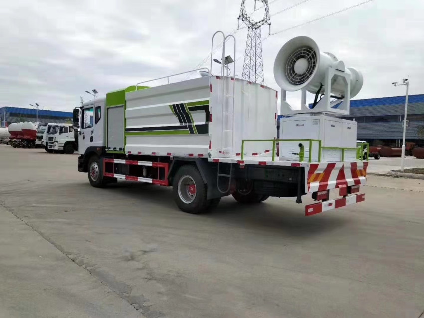 環衛灑水車選哪款好,程力灑水車廠家給推薦好的車型 環衛灑水車選哪款好,程力灑水車廠家給推薦好的車型