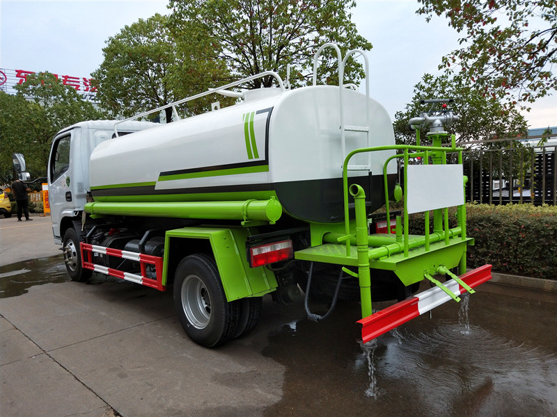 5噸灑水車(chē) 5噸灑水車(chē)