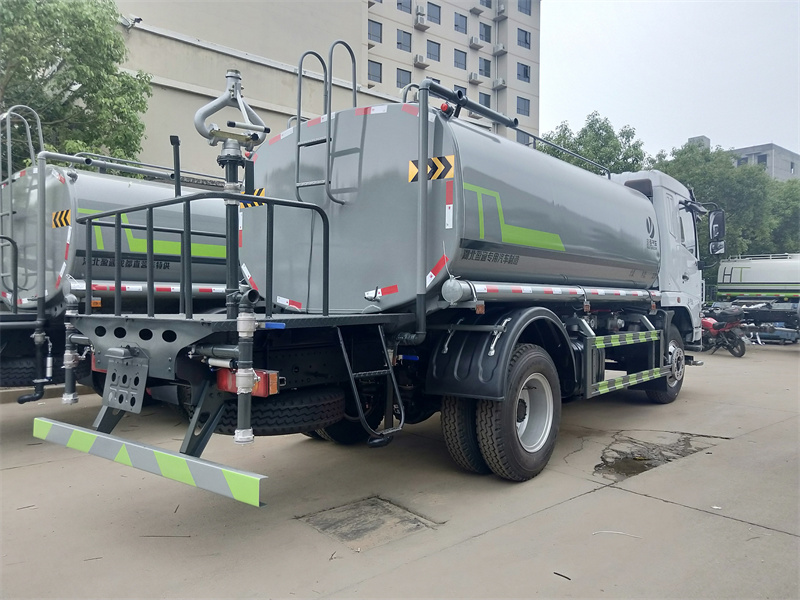 東風(fēng)F5-12噸灑水車 東風(fēng)F5-12噸灑水車