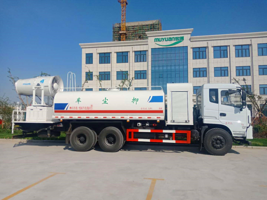 東風霧炮車 東風霧炮車