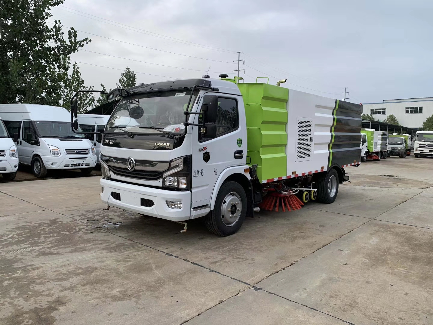 國六東風5.5方掃路車-國六東風5.5方掃路車廠家-程力掃路車廠家銷售 國六東風5.5方掃路車-國六東風5.5方掃路車廠家-程力掃路車廠家銷售