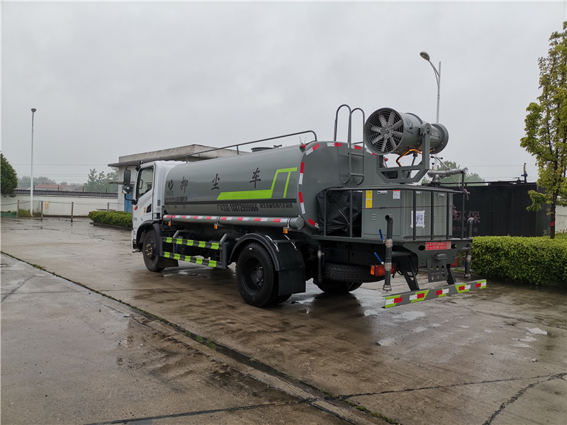 8立方灑水車_東風福瑞卡多功能噴灑車_綠化灑水車生產(chǎn)廠家-程力集團 8立方灑水車_東風福瑞卡多功能噴灑車_綠化灑水車生產(chǎn)廠家-程力集團