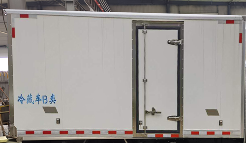 程力威牌CLW5030XLC6RL型冷藏車 程力威牌CLW5030XLC6RL型冷藏車