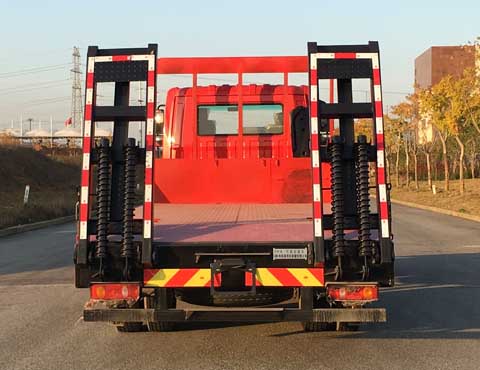 東風(fēng)牌DFV5163TPBGP6D型平板運(yùn)輸車 東風(fēng)牌DFV5163TPBGP6D型平板運(yùn)輸車