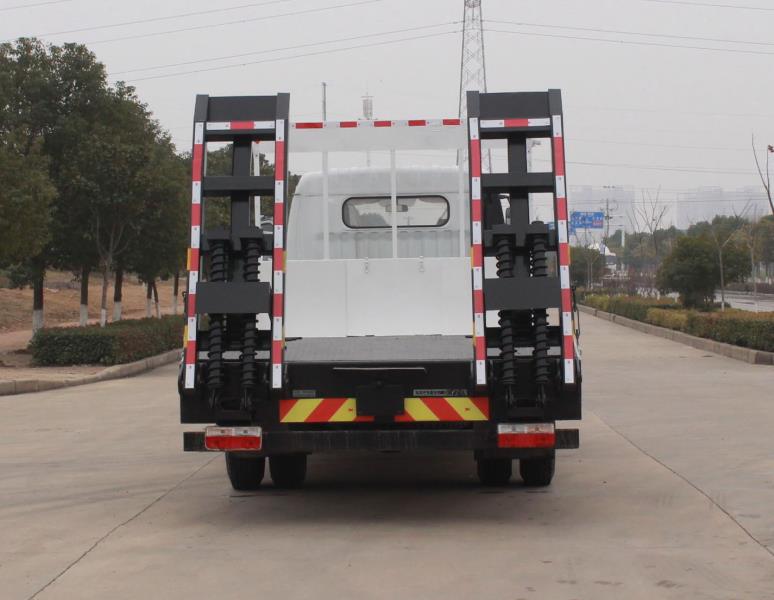 東風牌EQ5145TPB8CDCAC型平板運輸車 東風牌EQ5145TPB8CDCAC型平板運輸車