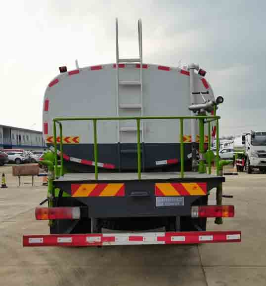 浩天星運(yùn)牌HTX5185GSSR6型灑水車(chē) 浩天星運(yùn)牌HTX5185GSSR6型灑水車(chē)