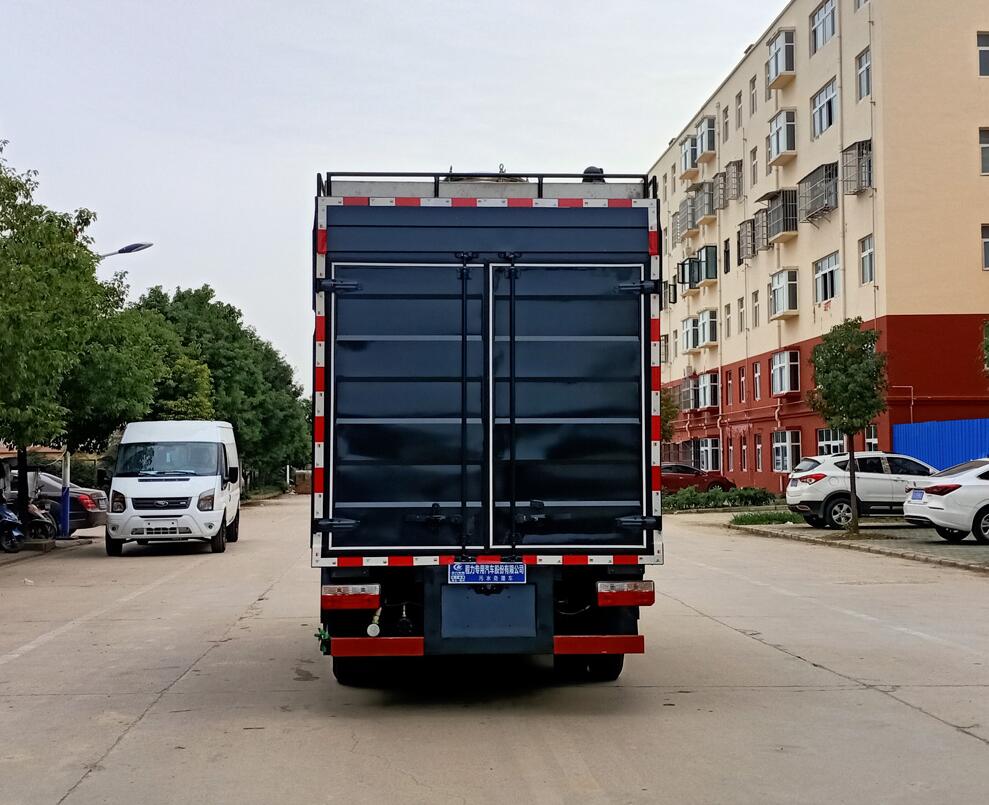 程力威牌CLW5075TWC6型污水處理車 程力威牌CLW5075TWC6型污水處理車