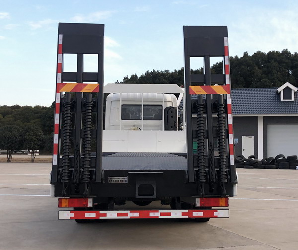 東風牌DFH5250TPBBX1型平板運輸車 東風牌DFH5250TPBBX1型平板運輸車