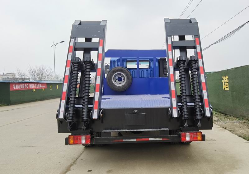 豪沃牌ZZ5117TPBH3315F1型平板運輸車 豪沃牌ZZ5117TPBH3315F1型平板運輸車