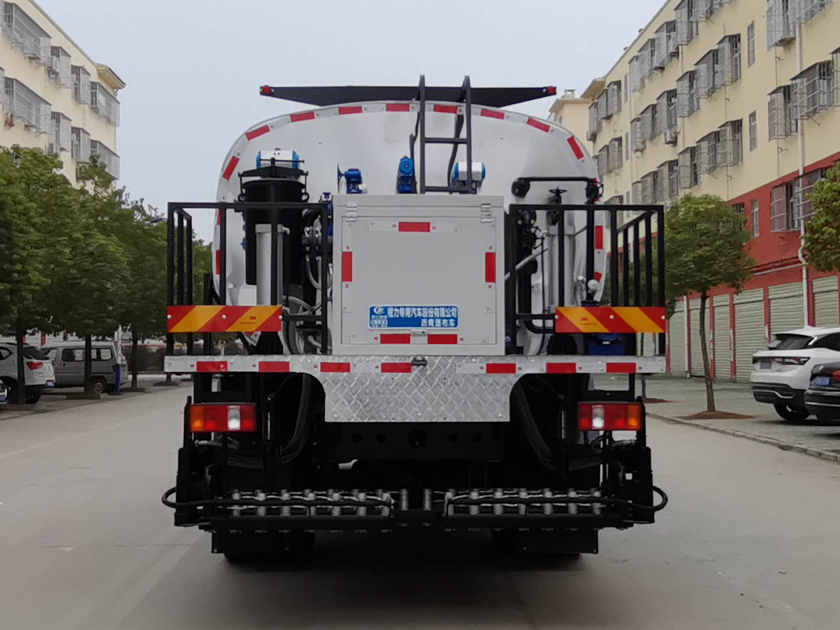 程力威牌CLW5185GLQZ6型瀝青灑布車 程力威牌CLW5185GLQZ6型瀝青灑布車