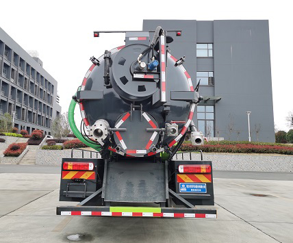 程力威牌CLW5180GQW6CS型清洗吸污車 程力威牌CLW5180GQW6CS型清洗吸污車