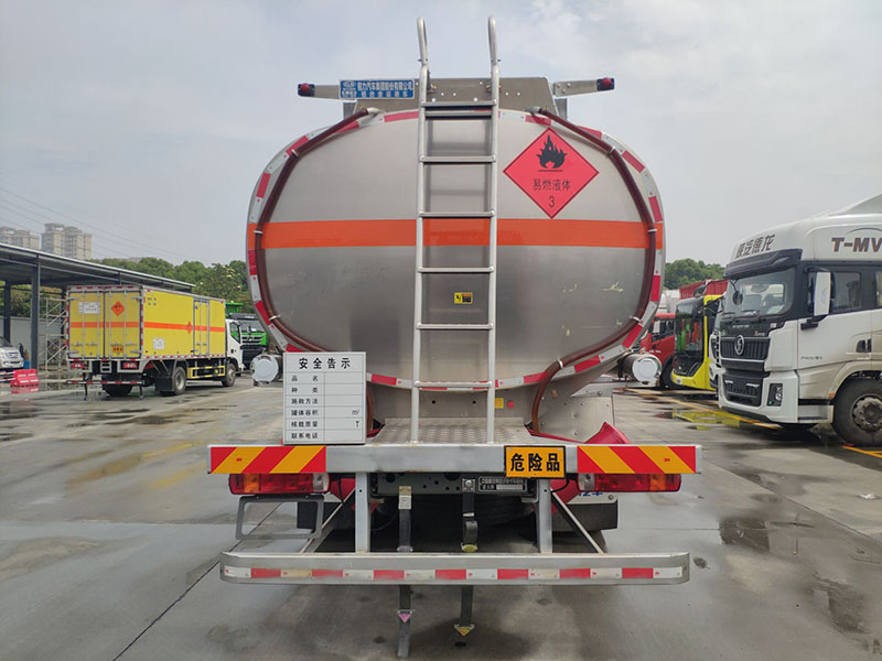 程力牌CL5321GYYLZ6型鋁合金運油車 程力牌CL5321GYYLZ6型鋁合金運油車