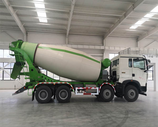 程力牌CL5310GJB6ST型混凝土攪拌運(yùn)輸車 程力牌CL5310GJB6ST型混凝土攪拌運(yùn)輸車