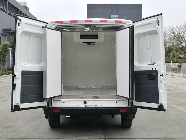 程力威牌CLW5041XLC6DP型冷藏車 程力威牌CLW5041XLC6DP型冷藏車