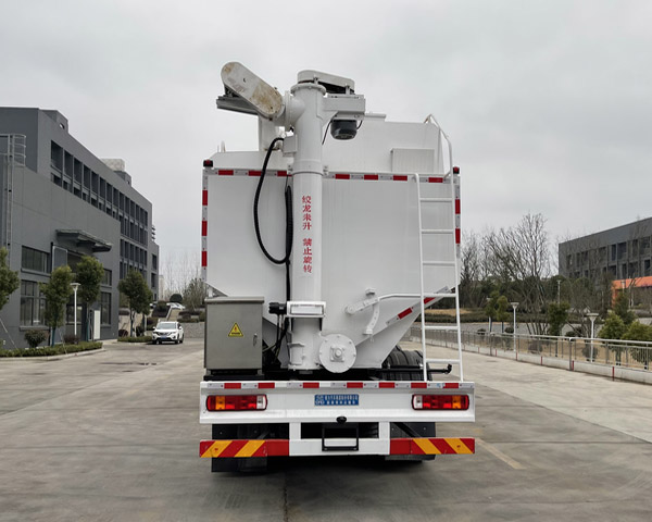 程力牌CL5315ZSL6SS型散裝飼料運(yùn)輸車(chē) 程力牌CL5315ZSL6SS型散裝飼料運(yùn)輸車(chē)