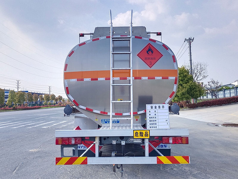 程力牌CL5323GYYLZ6型鋁合金運(yùn)油車 程力牌CL5323GYYLZ6型鋁合金運(yùn)油車